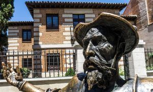 Don Quijote en el Museo Casa Natal de Cervantes en Alcalá de Henares- Turismo literario